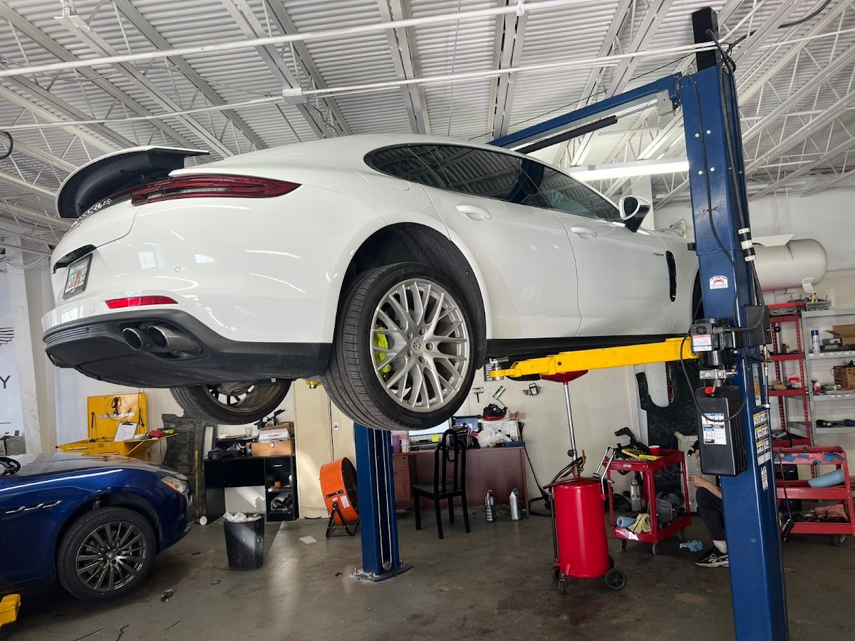 Pompano Drive Service Auto Repair Shop in Pompano Beach, FL photo