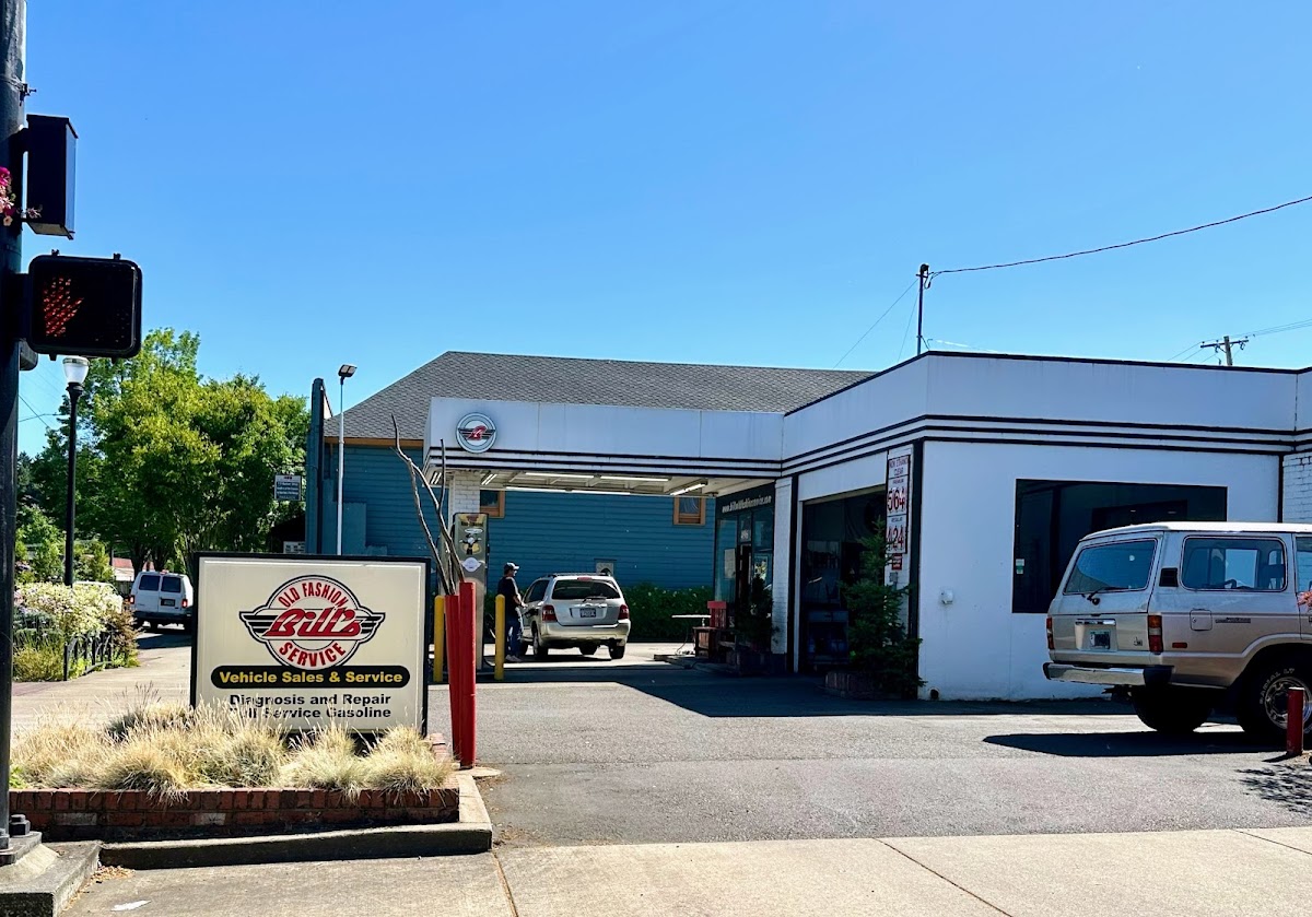 Bill's Service Inc Auto Repair Shop in Lake Oswego, OR photo