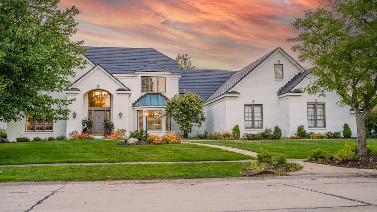 Shawluxe Premier Renovations Painter in Champaign, IL photo