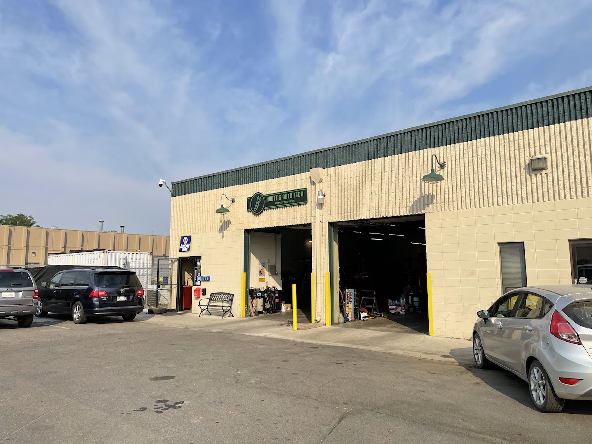 Knott's Auto Tech Auto Repair Shop in Longmont, CO photo