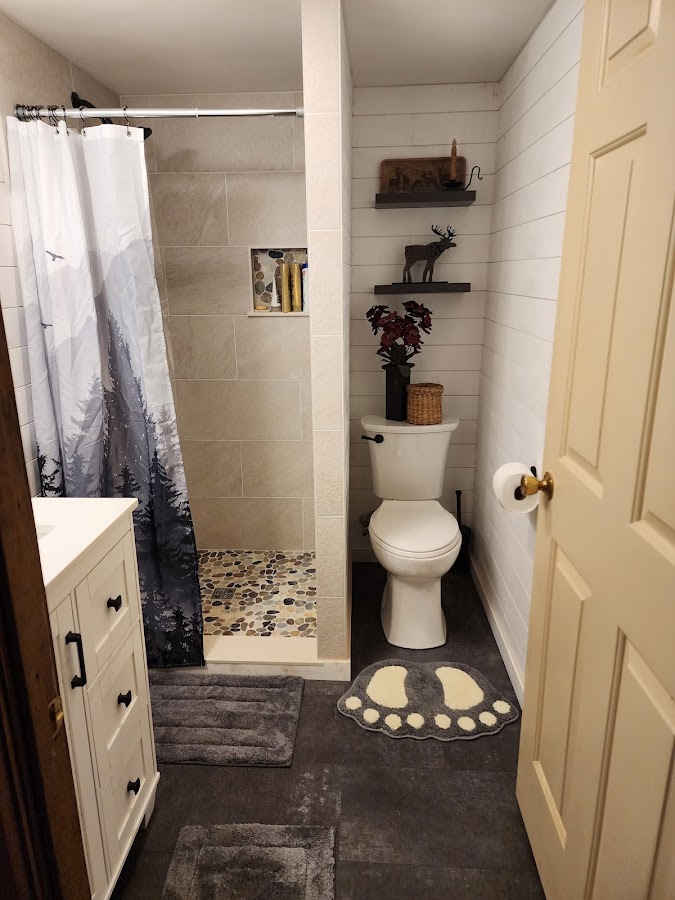Gravallese Tile & Stone Tile Contractor in New Hampton, NH photo