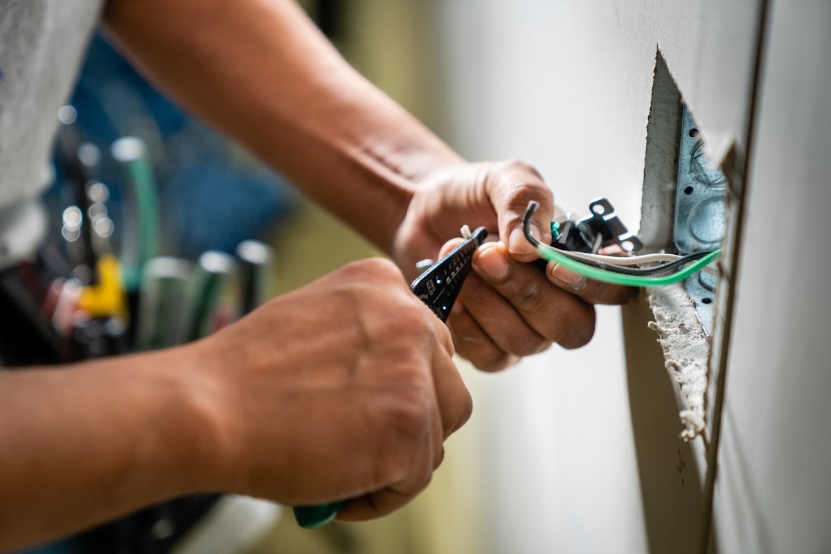 B&W Electric LLC Electrician in Englewood, CO photo