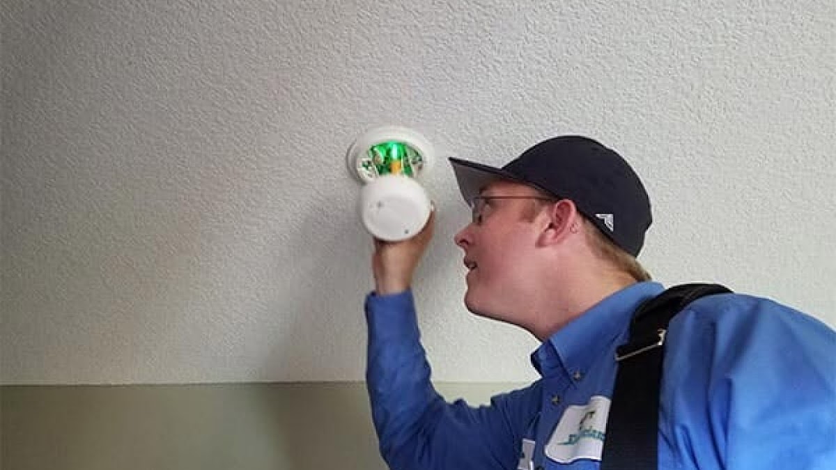 Scott The Electrician Electrician in Merriam, KS photo