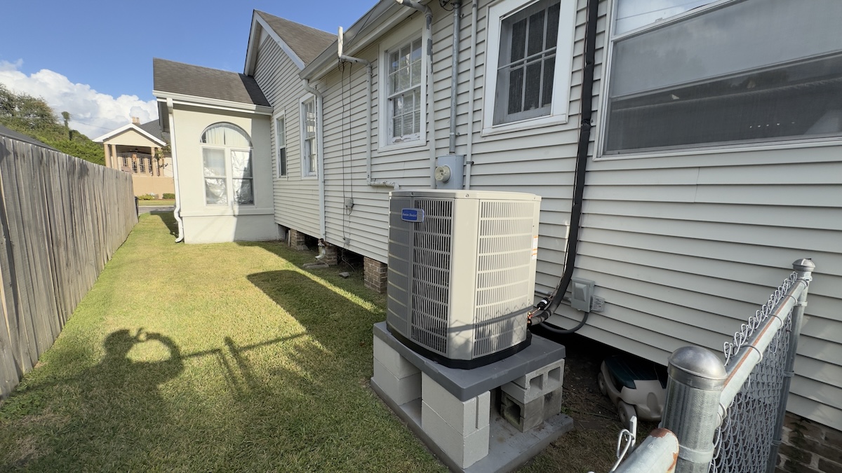 Lightning Service Inc Hvac Contractor in Metairie, LA photo