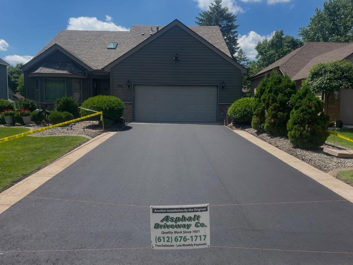 Asphalt Driveway Company Asphalt Contractor in Maplewood, MN photo