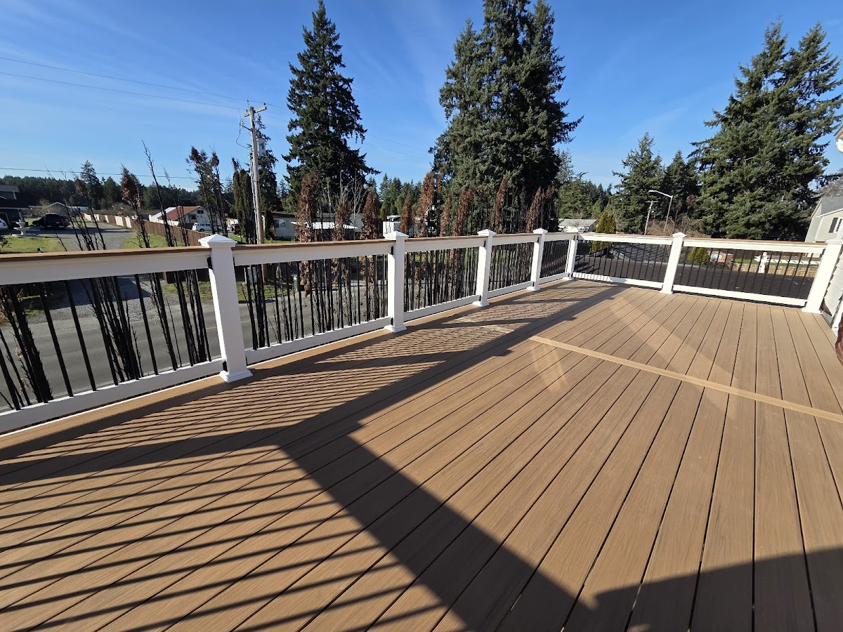 Harbor Deck and Fence Deck Builder in Tacoma, WA photo