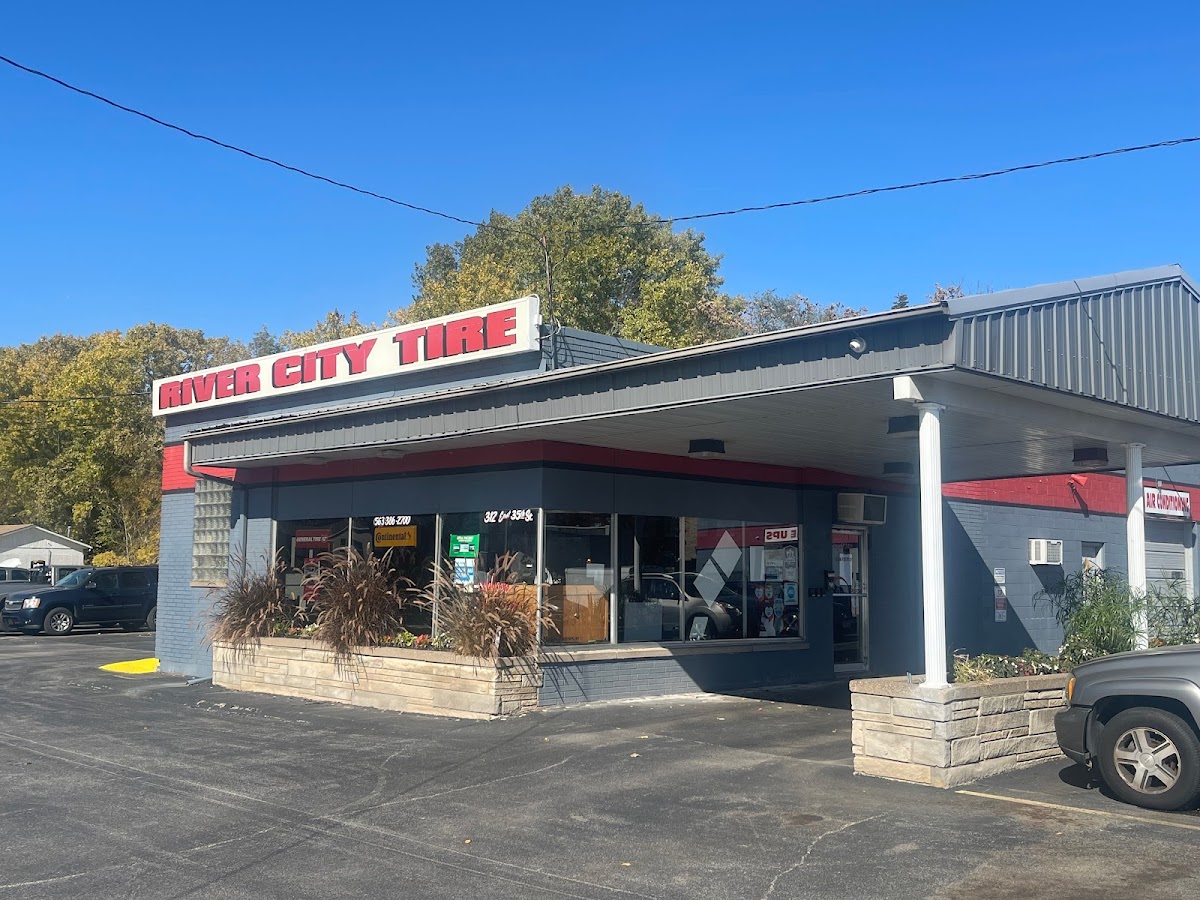 River City Tire & Automotive Auto Repair Shop in Davenport, IA photo