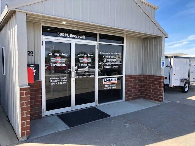 Gelling's Auto Service Auto Repair Shop in Aberdeen, SD photo