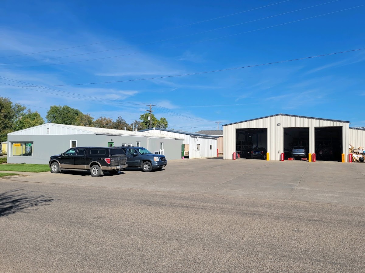 Gary's Auto & Accessories-Tires Auto Repair Shop in Aberdeen, SD photo
