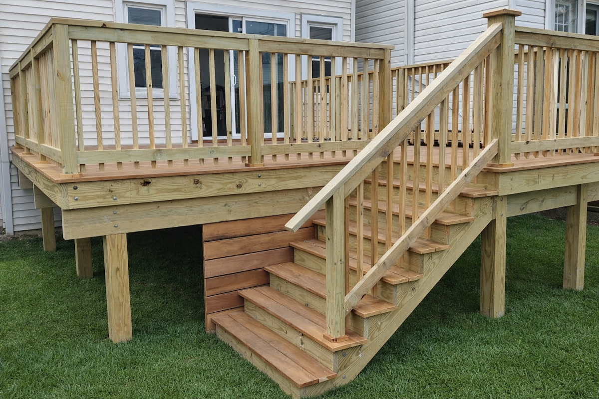 Premier Deck & Porch Deck Builder in Schaumburg, IL photo