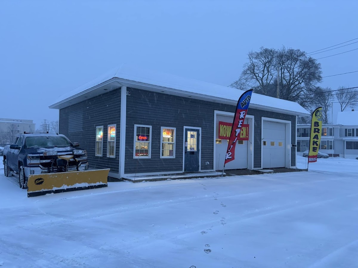 Robbins Auto Repair and Sales Auto Repair Shop in Rochester, NH photo