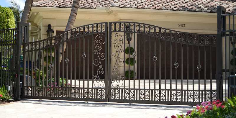 Specialty Fence & Gate Contractor in Loxahatchee, FL photo