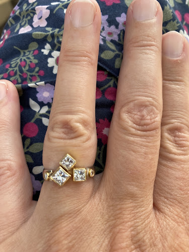 Roy's Goldsmith Silversmith Jewelry Repair in Exeter, NH photo