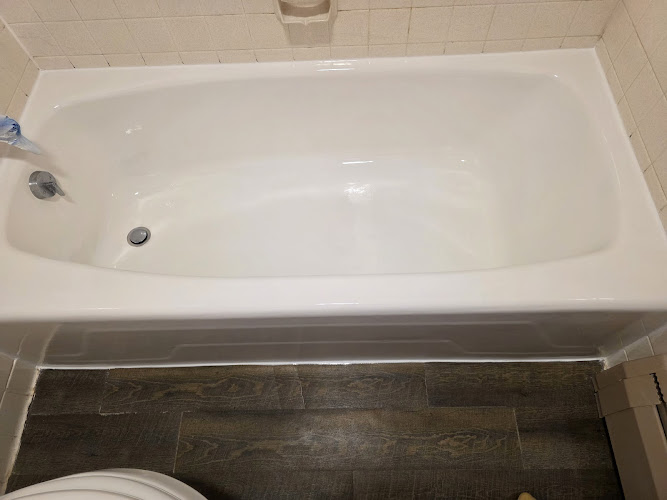 The Tub Refinisher Plumber in Green Bay, WI photo