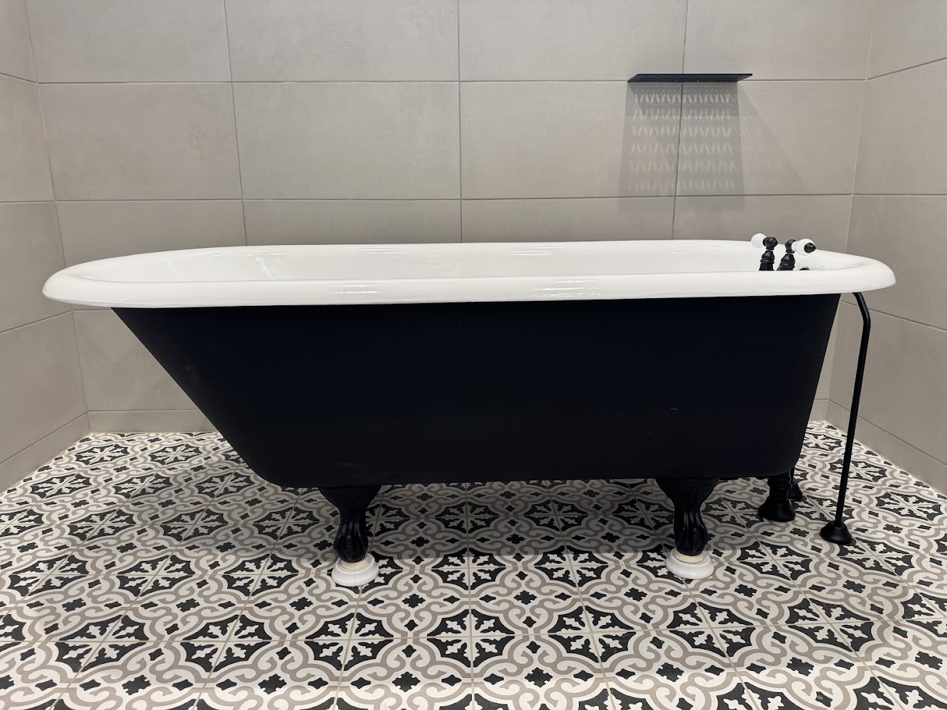 Gallery photo for Pacific Tub Repair in Arlington, WA