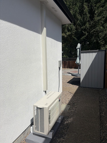 Glacier Heating & Air Plumber in Central Point, OR photo