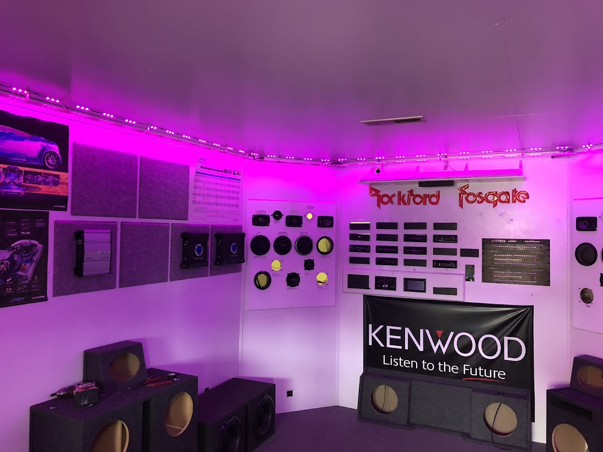 Custom Car Stereo Mobile Phone Repair in Owensboro, KY photo