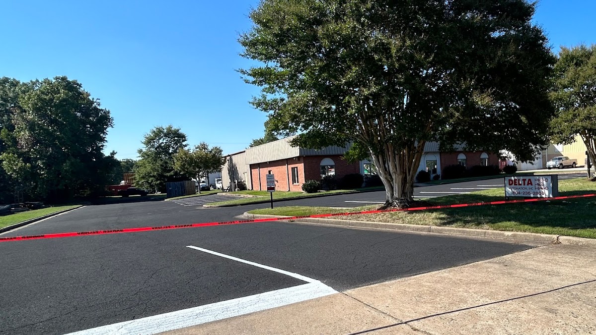 Huey's sealcoating & line striping Contractor in Suffolk, VA photo