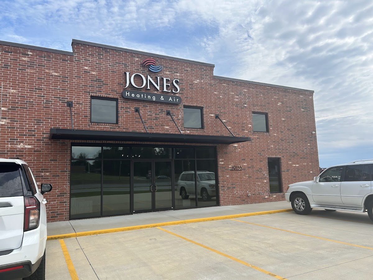 Jones Heating and Air Plumber in Benton, AR photo
