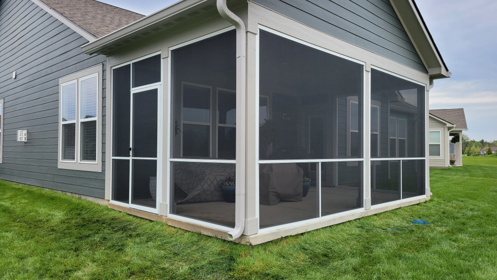 Screenmobile Contractor in New Castle, IN photo