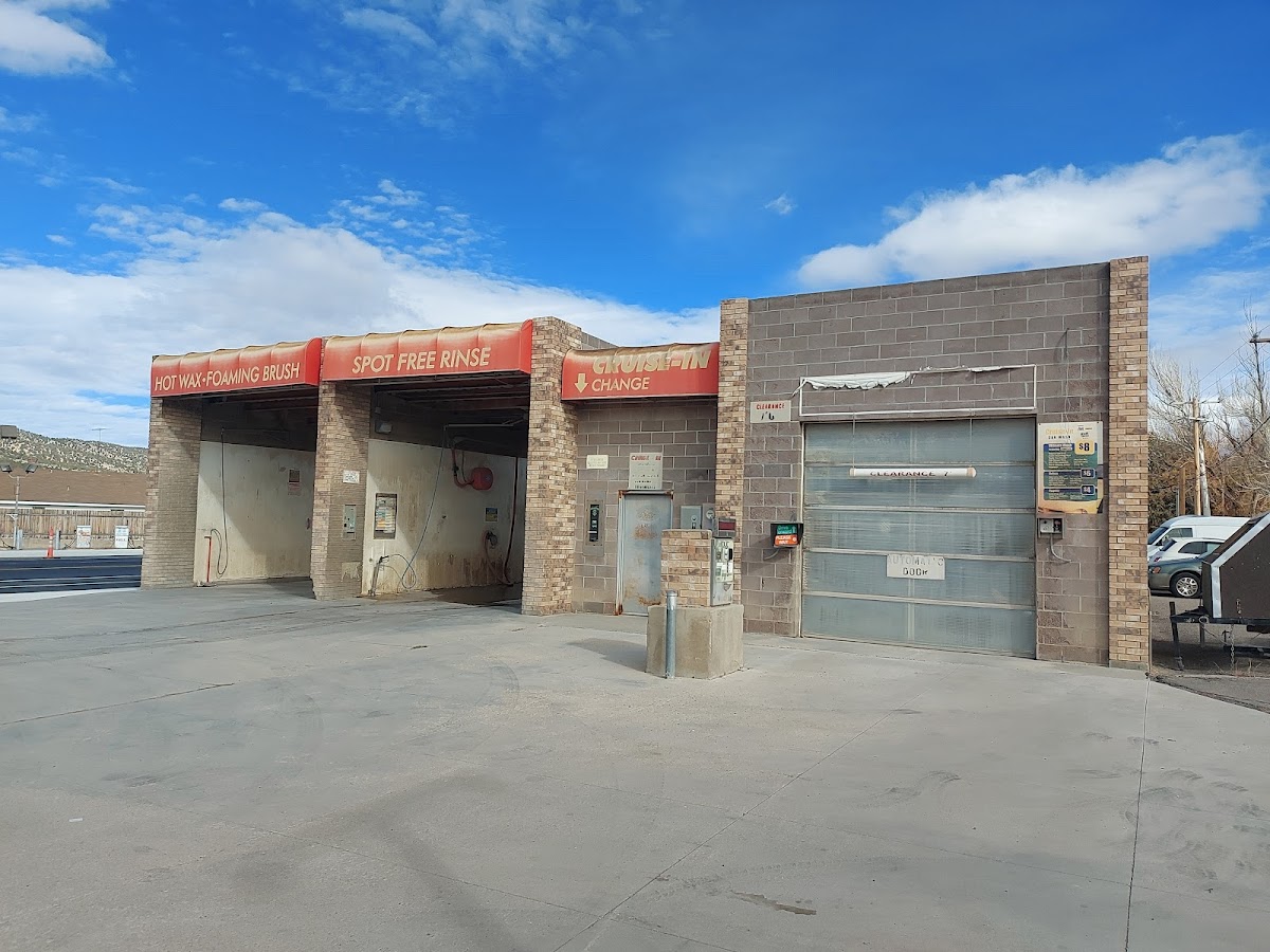 Cruise-In Car Wash & Mini Lube Auto Repair in Ely, NV photo