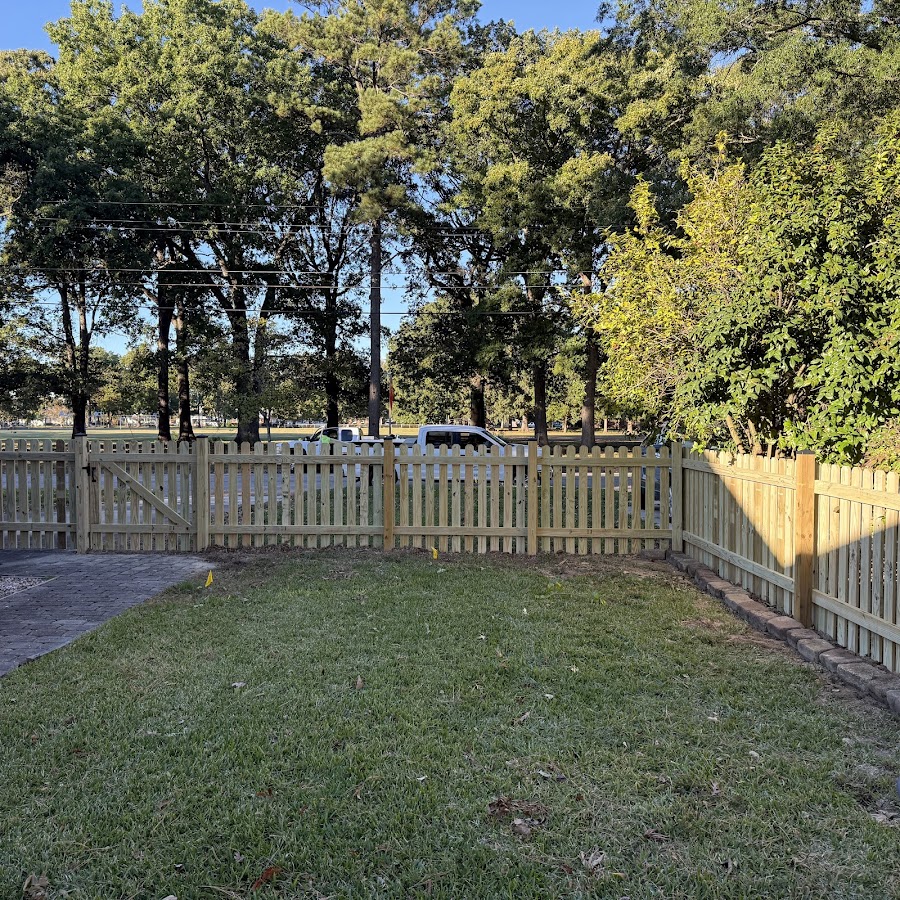 Heartwood Fence Contractor in Virginia Beach, VA photo