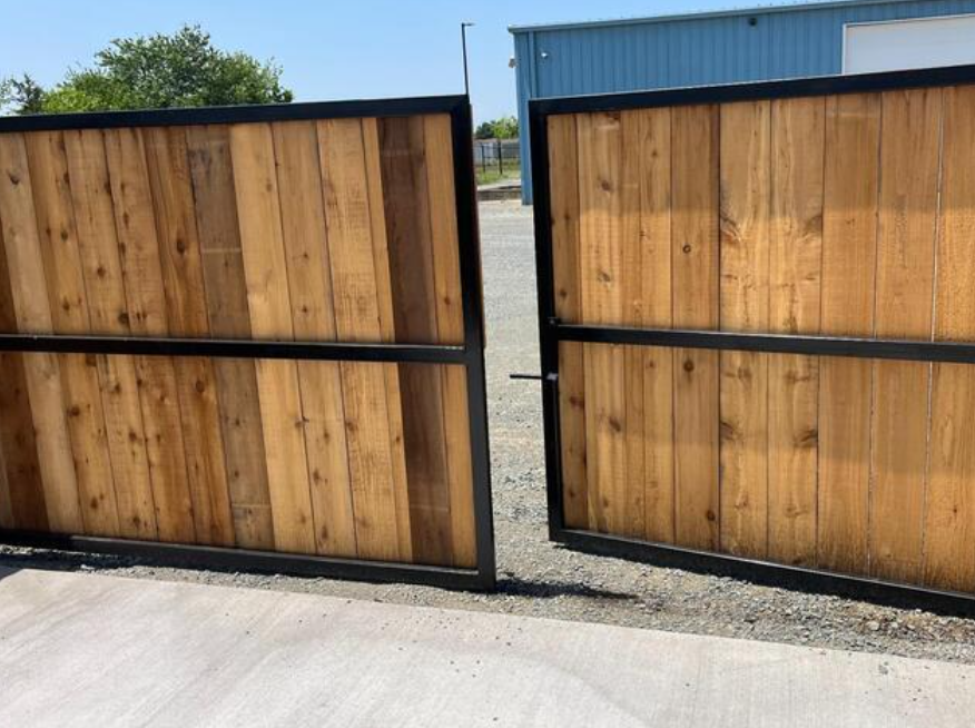 MC Fence and Deck Contractor in Virginia Beach, VA photo