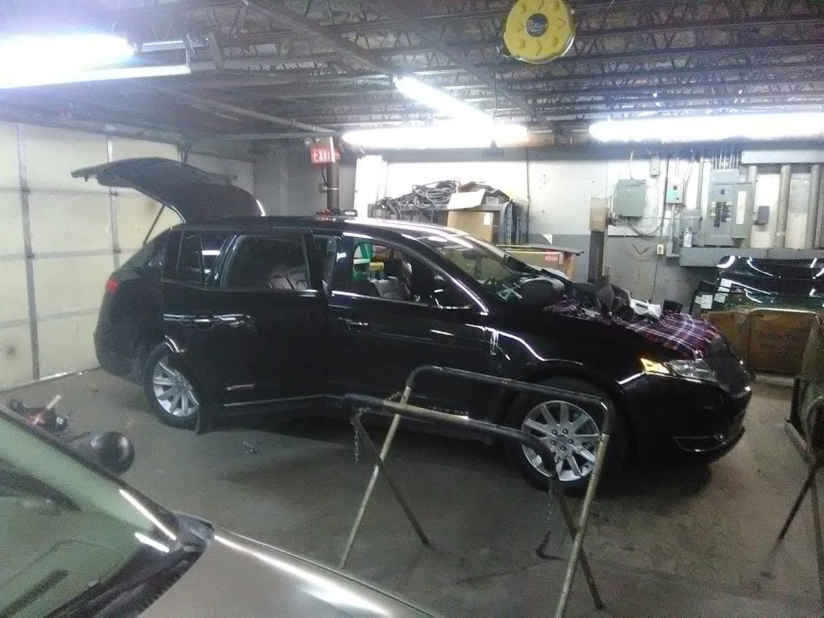 Meredith & Son Glass Auto Repair in Elizabethtown, KY photo