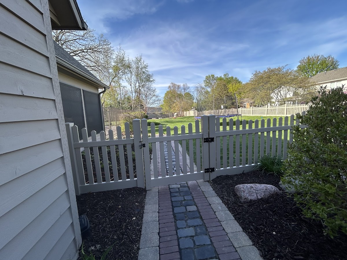 America's Backyard Fencing Contractor in Joliet, IL photo