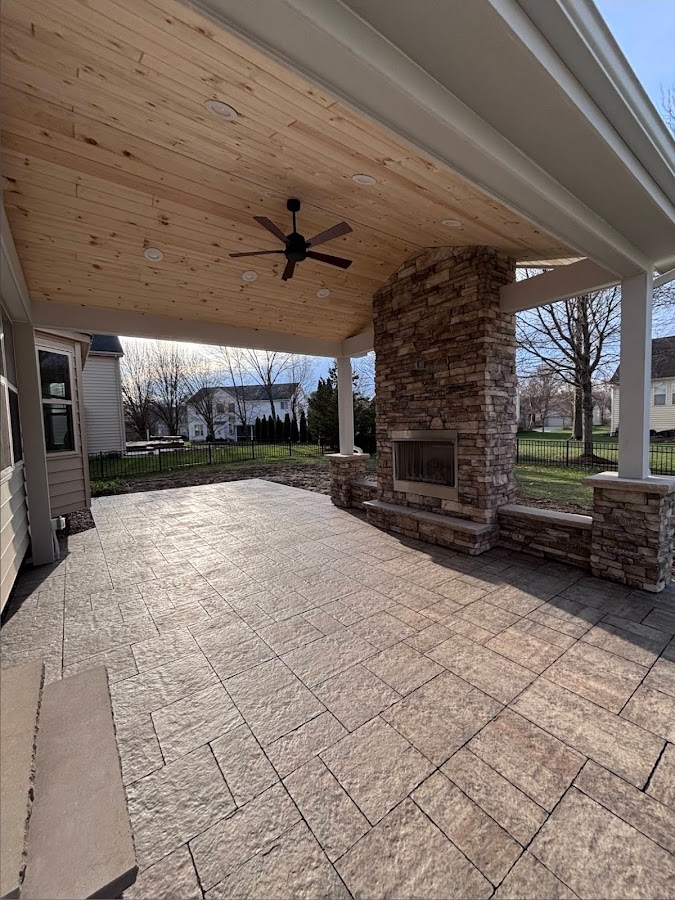 Patio Deck Fence Builders Contractor in New Albany, OH photo