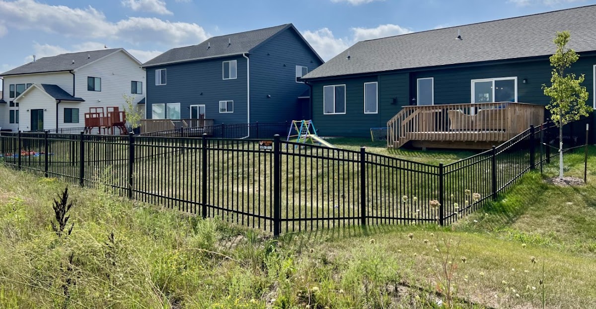 Great Barrier Fence Co. Contractor in West Des Moines, IA photo