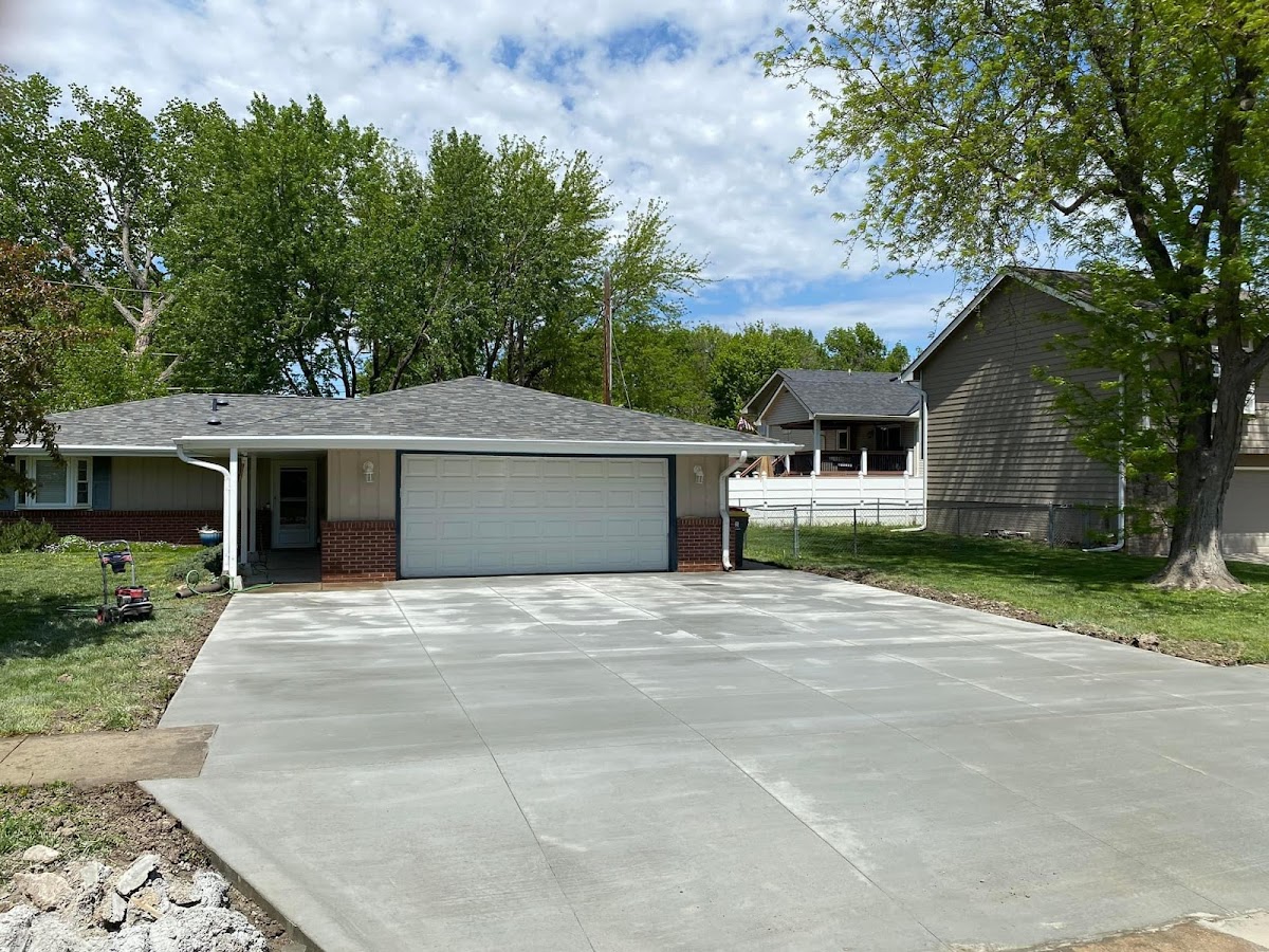 Whitetail Construction Contractor in Lincoln, NE photo