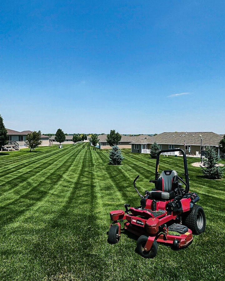 E-Scapes Lawn & Property Services Contractor in Kearney, NE photo