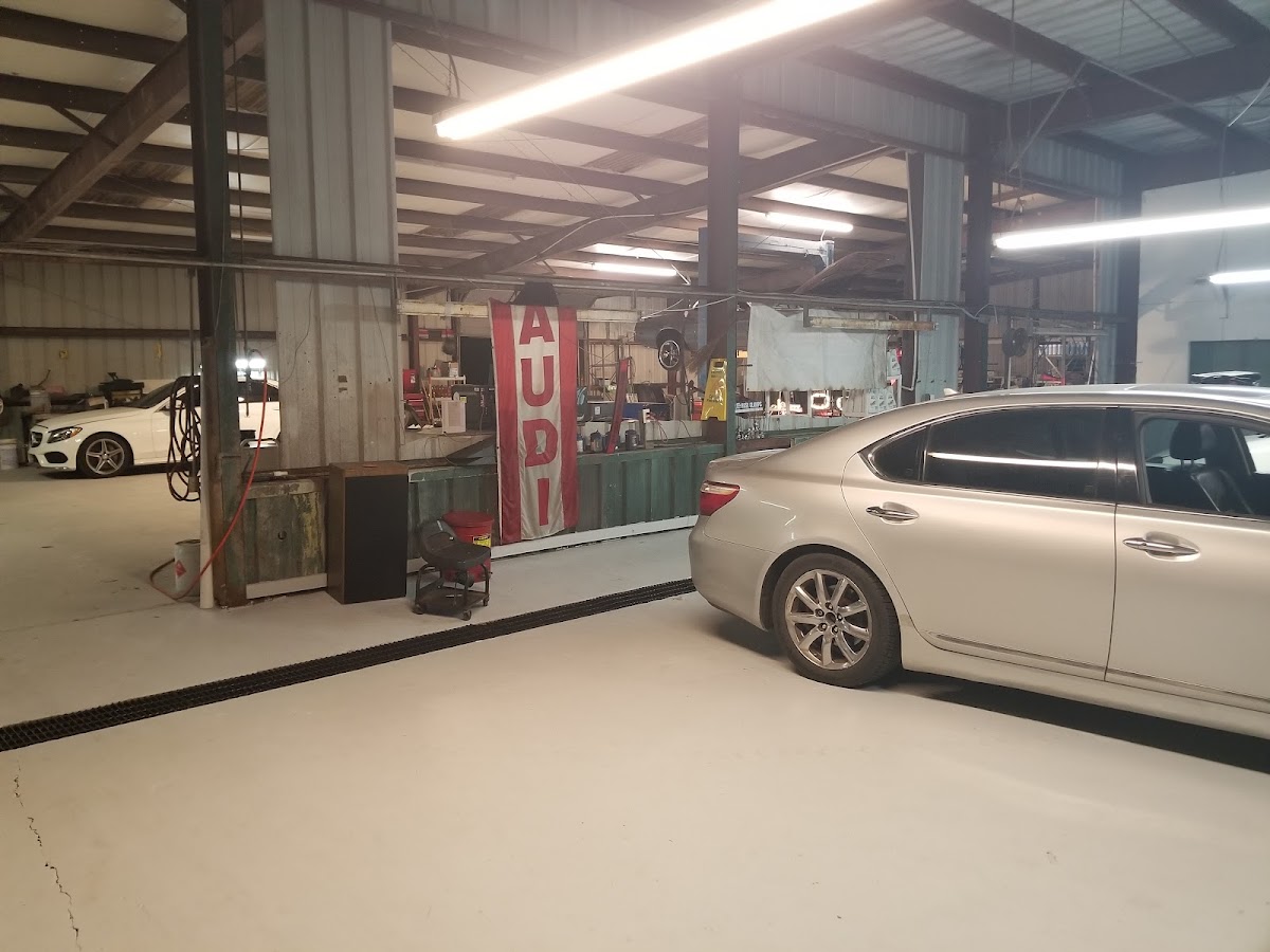 Moberly's Car Repair Auto Repair in Baton Rouge, LA photo