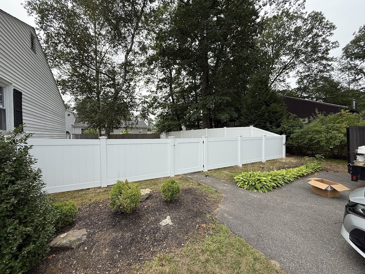 N.E Fence Contractor in Manchester, NH photo