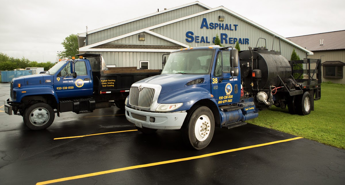 Asphalt Seal & Repair Contractor in De Pere, WI photo