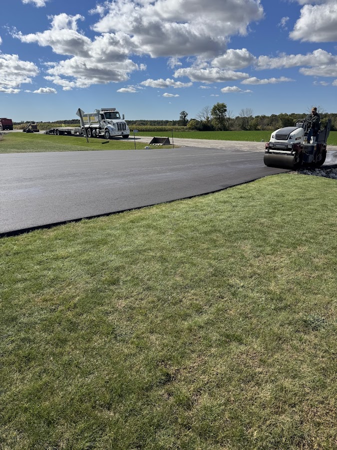 Holmes Paving LLC Contractor in Valders, WI photo