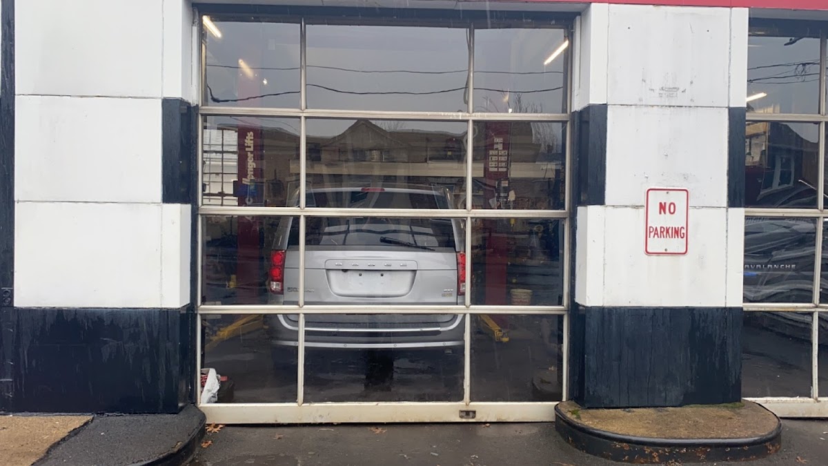 Mesko Glass & MIrror Auto Repair in Scranton, PA photo