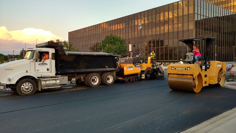 Mclean County Asphalt Co Inc Contractor in Bloomington, IL photo