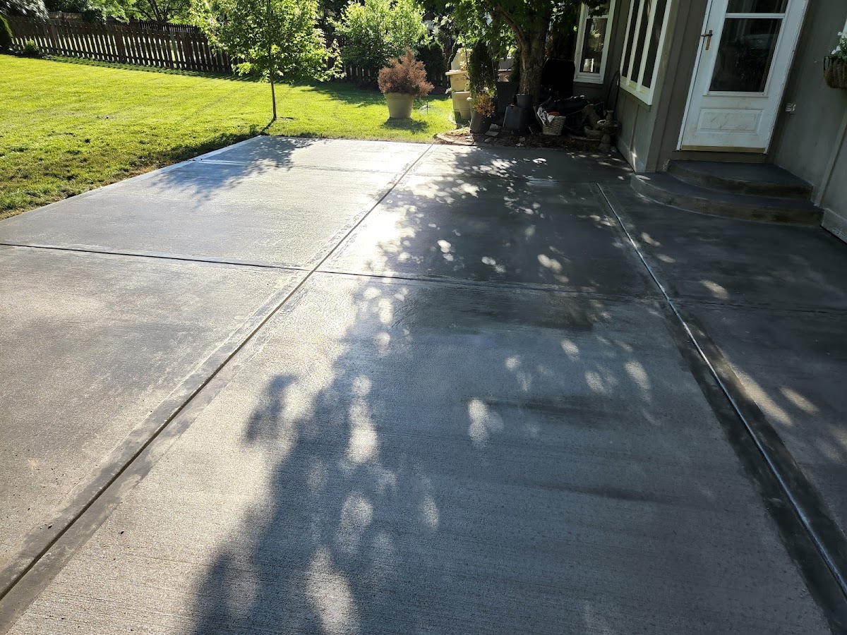 G&E CONCRETE LLC local service