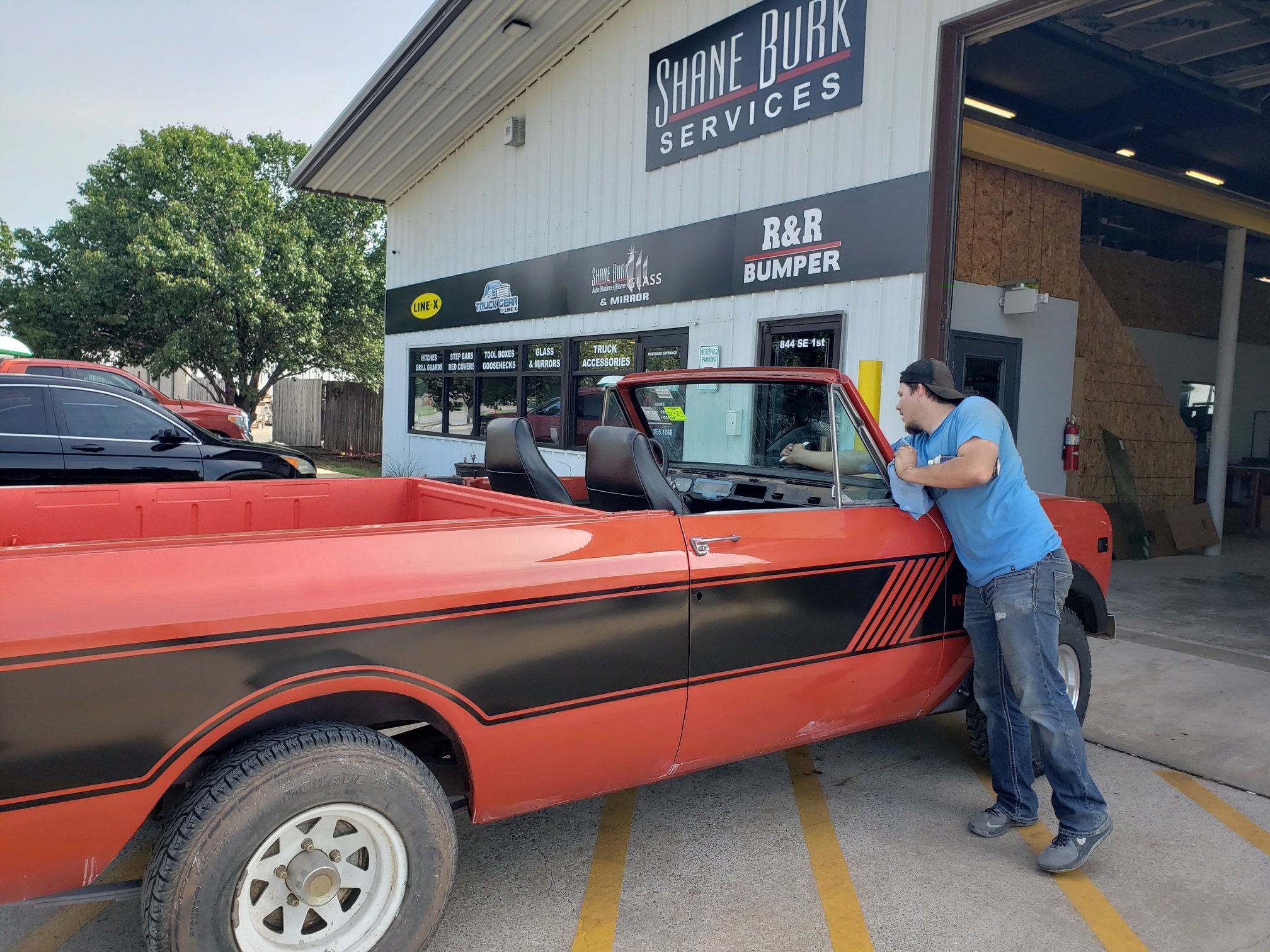 Shane Burk Glass & Mirror of Lawton Auto Repair in Lawton, OK photo