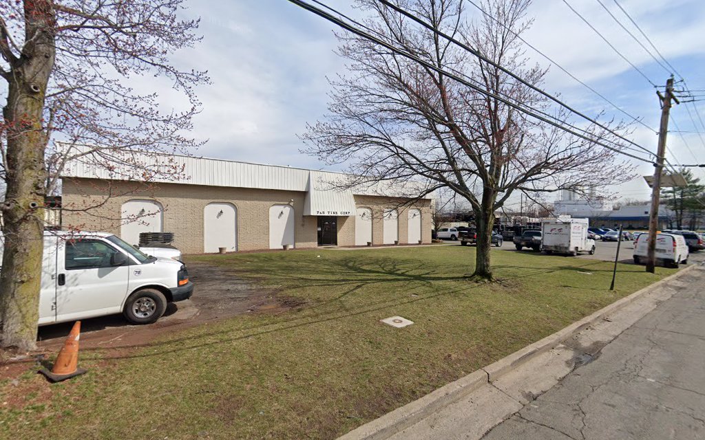 Gallery photo for F & S Tire Truck sho in Edison, NJ