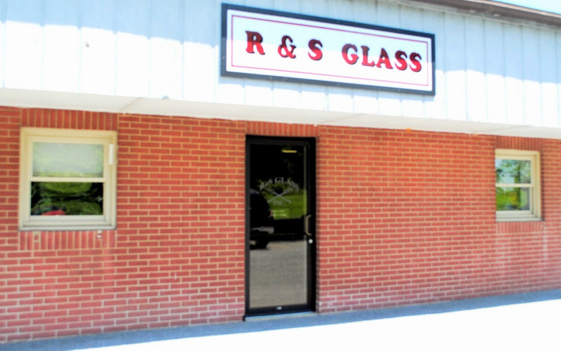 R & S Glass Inc Auto Repair in Lancaster, PA photo