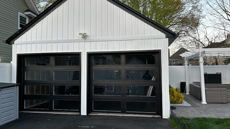 Goldi Garage Doors Contractor in Newark, NJ photo