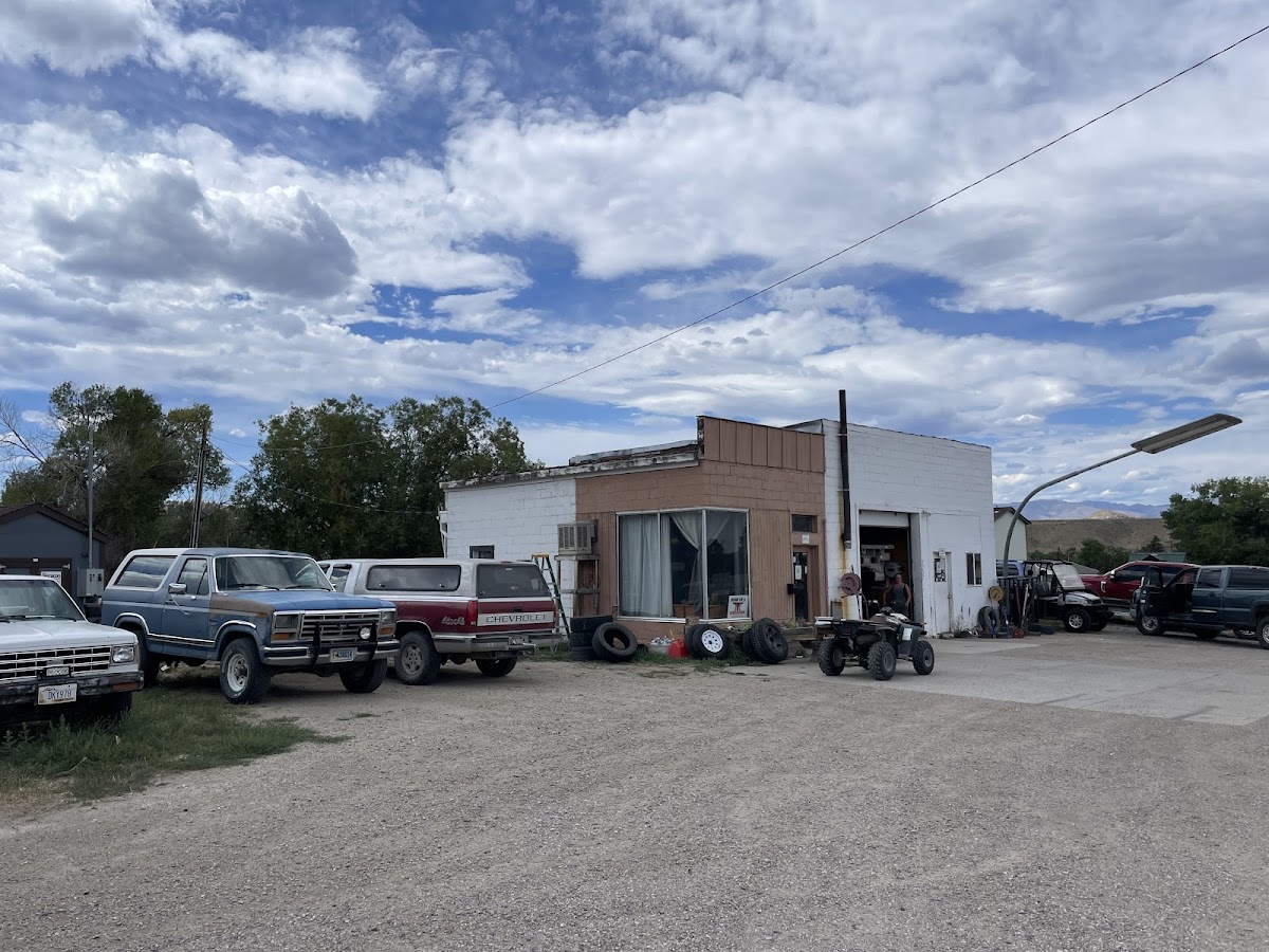 Busy B's Auto and Wrecker LLC Auto Repair in Meeteetse, WY photo