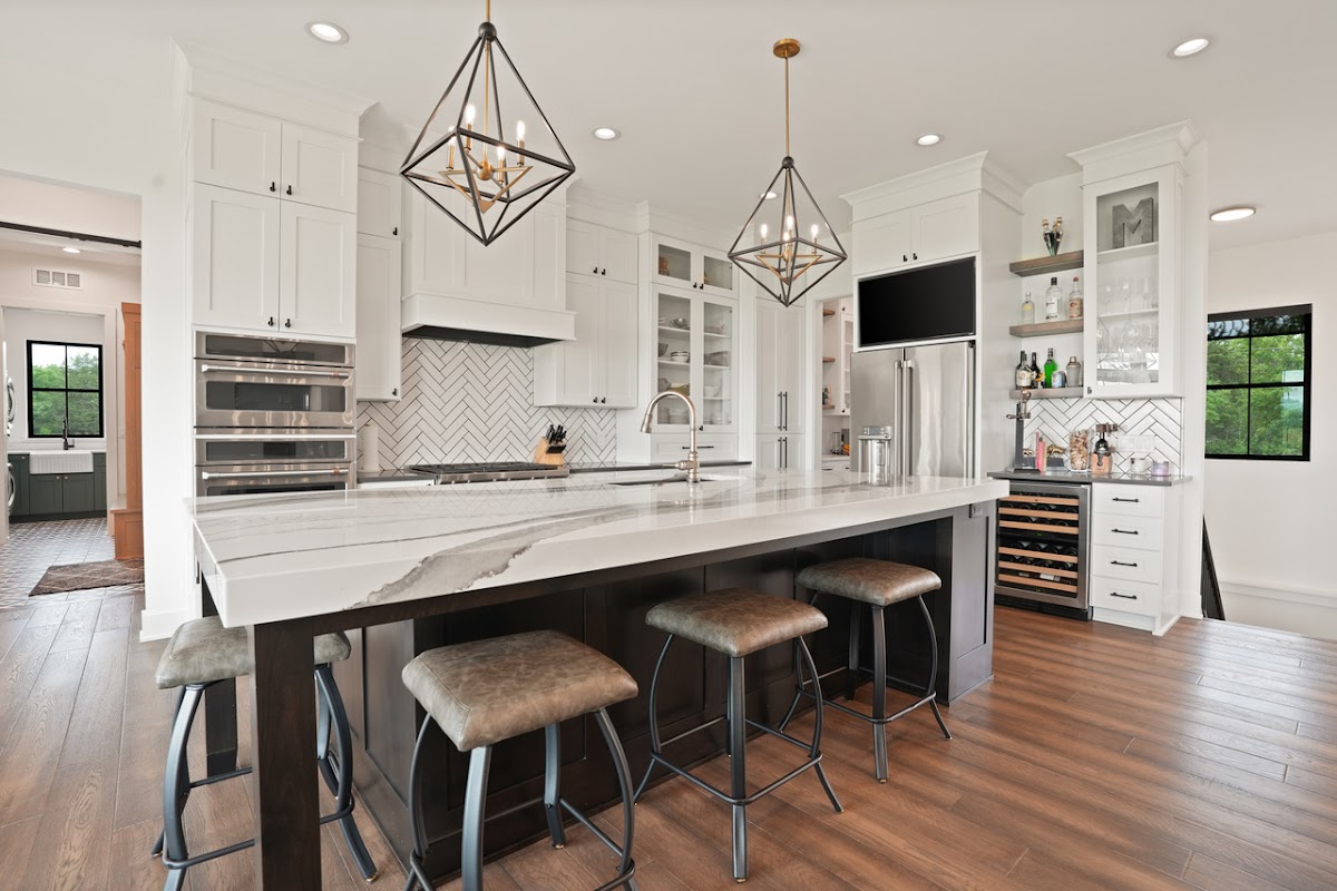 Amish Cabinet Company Contractor in New Berlin, WI photo