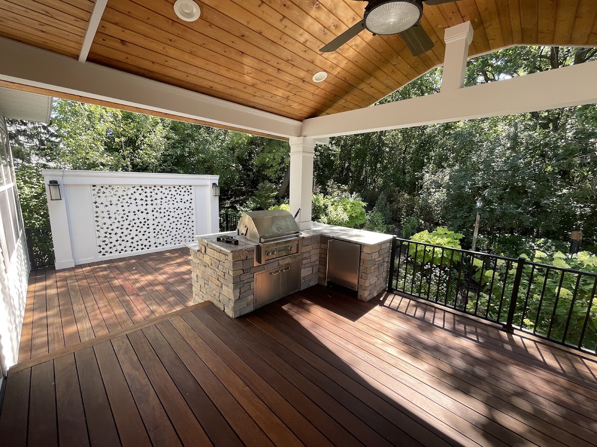 Oil & Water Deck Refinishing Contractor in Chanhassen, MN photo