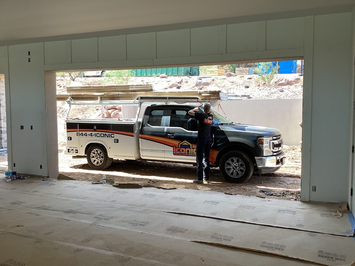 Iconic Garage Door Services LLC Contractor in Sedona, AZ photo