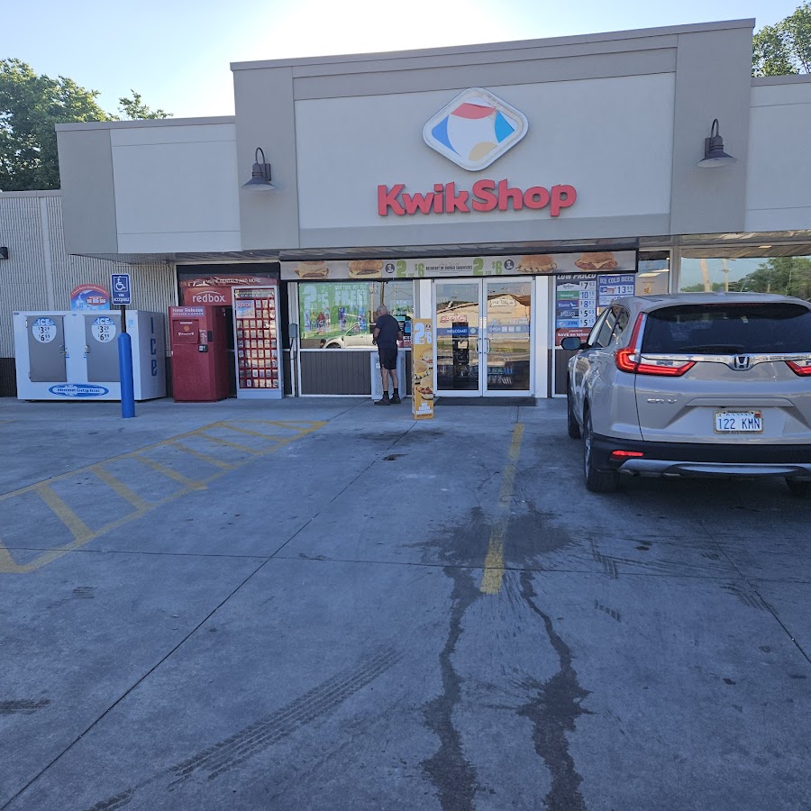 Kwik Shop Auto Repair in Abilene, KS photo