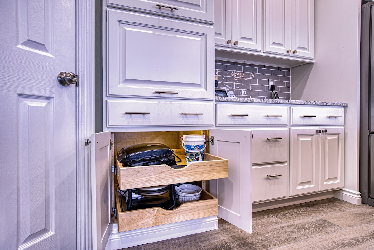 Custom Kitchen & Bath / Morris Bldg. & Design llc Contractor in Newburgh, IN photo